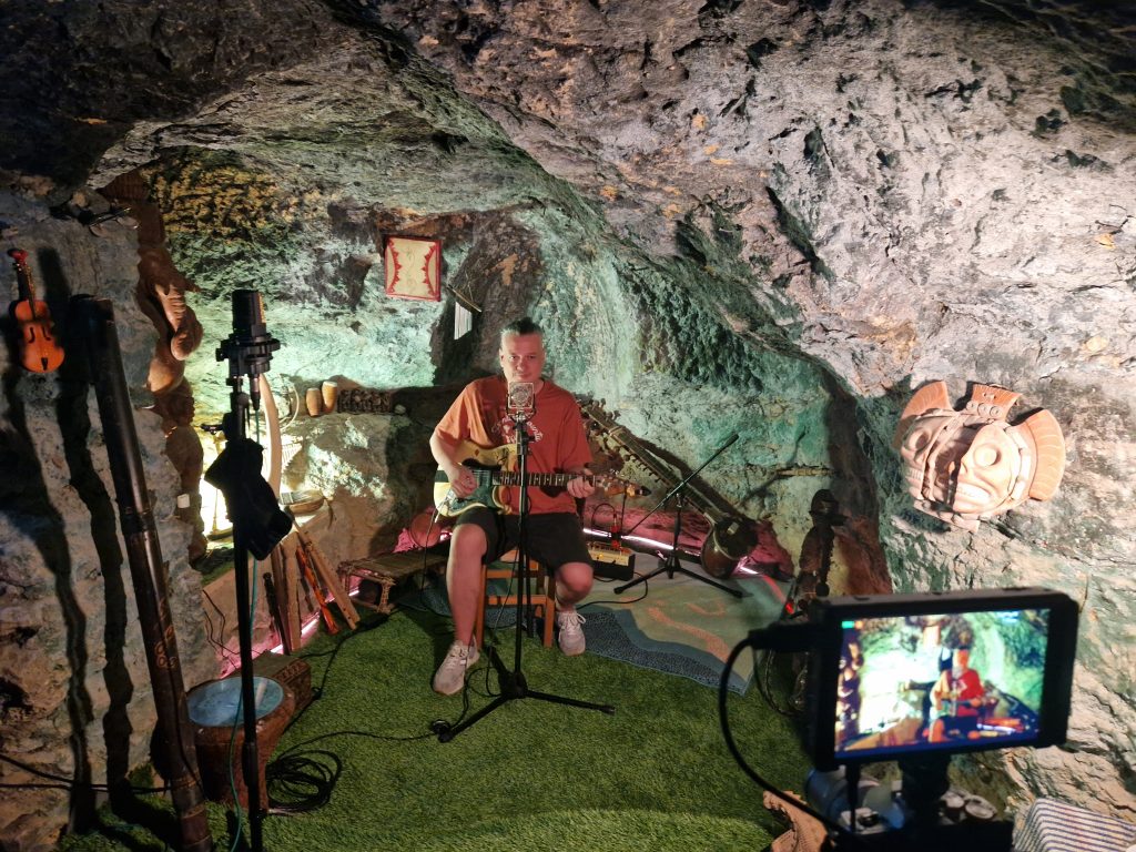 Andrés Duende, Cave Session